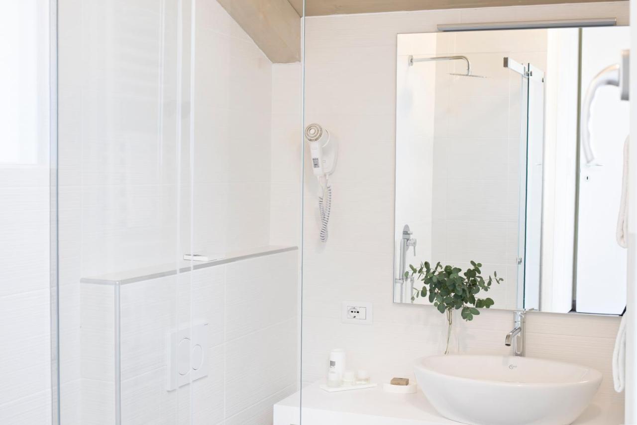 Charming Moment Di Villa Porta - Residenza Porto Vecchio Luino Exterior photo