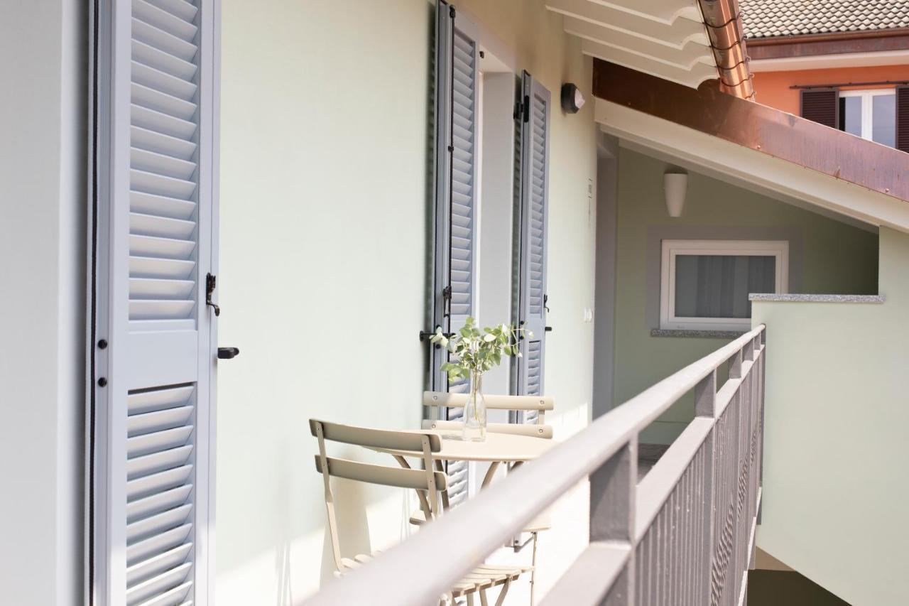 Charming Moment Di Villa Porta - Residenza Porto Vecchio Luino Exterior photo