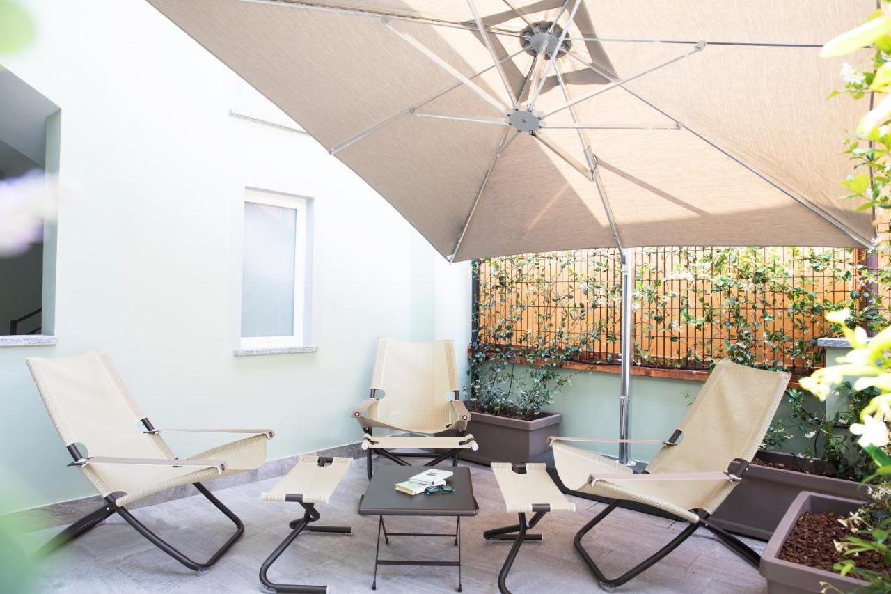 Charming Moment Di Villa Porta - Residenza Porto Vecchio Luino Exterior photo